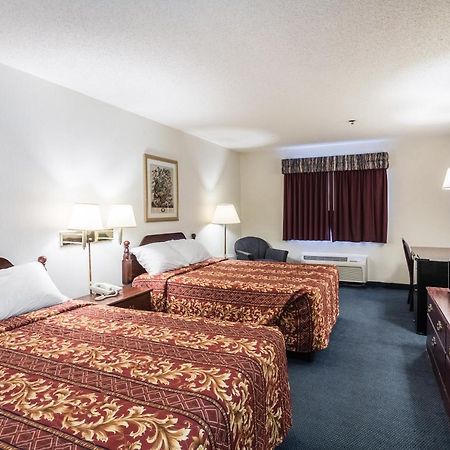 Quality Express Inn & Suites Mineral Wells 외부 사진